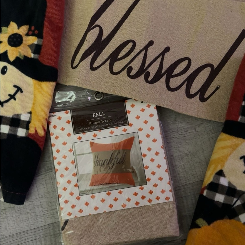 Fall Scarecrow Kitchen Towel Set - Picture 2 of 3